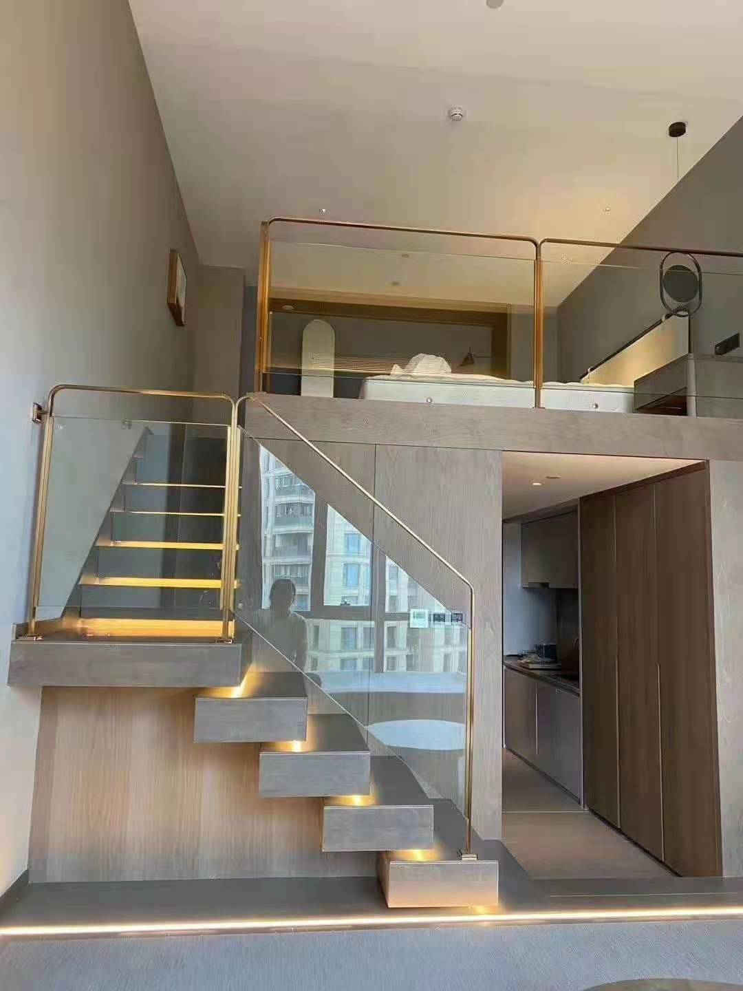 现代